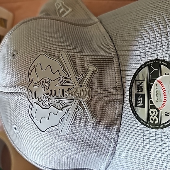 New Era Other - STUNNING OAKLAND A'S GREY COLLECTIBLE HAT